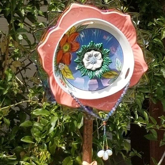 Glass flower suncatchers. Prices $25 to $45 - Picture 4 of 8
